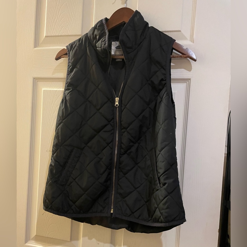 Women’s/teen small petite Old Navy Black puffer Vest